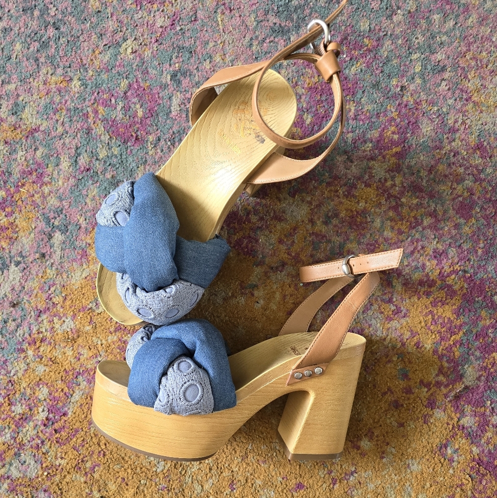 Sam & Libby Blue Knot Platform Sandals with Tan Straps
